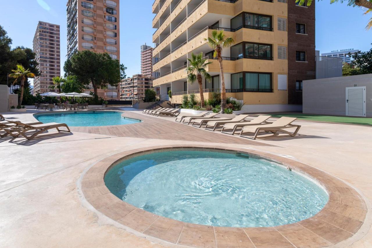 Halley Hotel & Apartments Affiliated By Melia Benidorm Bagian luar foto