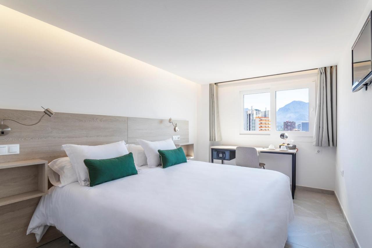 Halley Hotel & Apartments Affiliated By Melia Benidorm Bagian luar foto