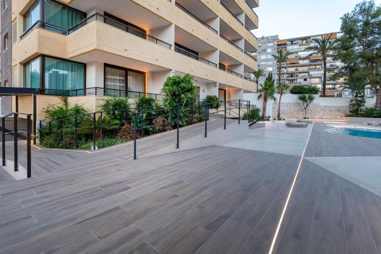 Halley Hotel & Apartments Affiliated By Melia Benidorm Bagian luar foto