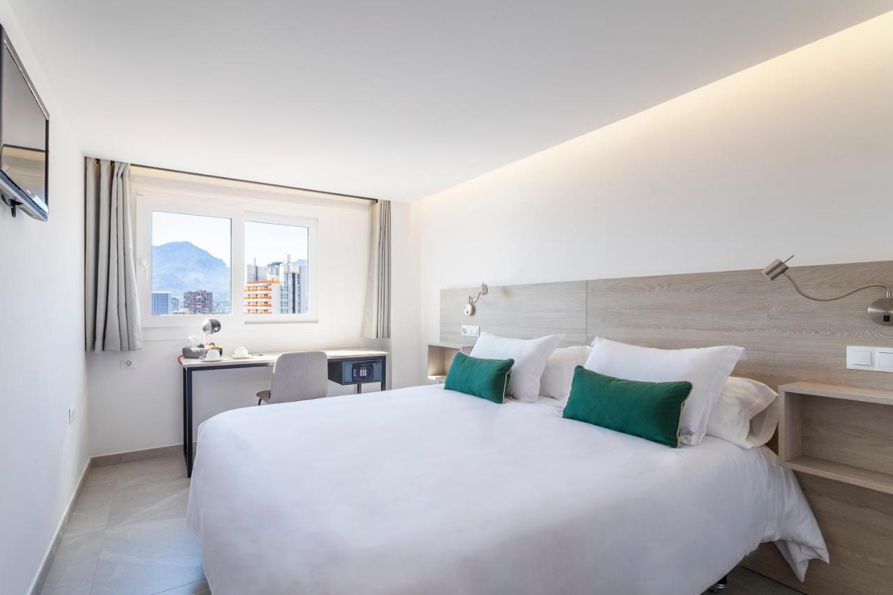 Halley Hotel & Apartments Affiliated By Melia Benidorm Bagian luar foto