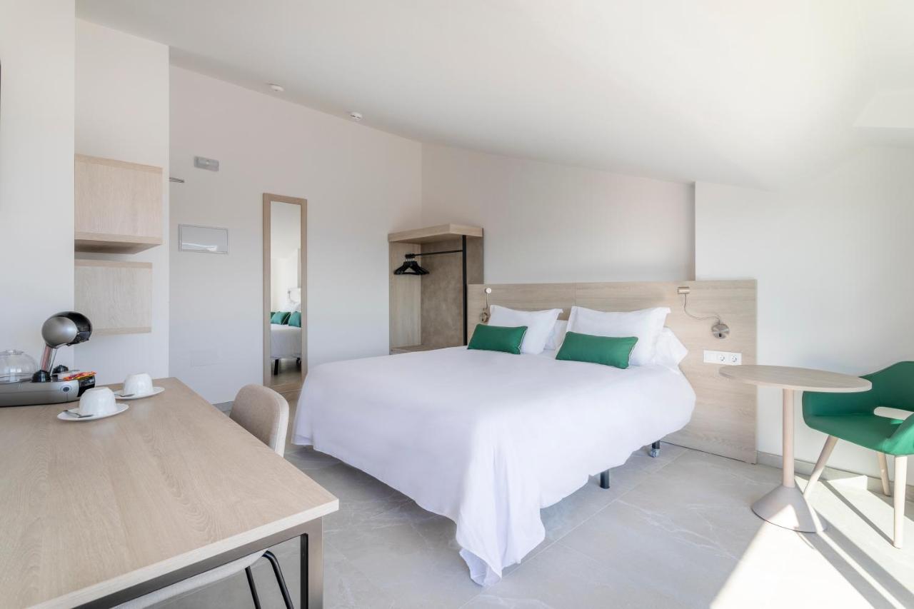 Halley Hotel & Apartments Affiliated By Melia Benidorm Bagian luar foto