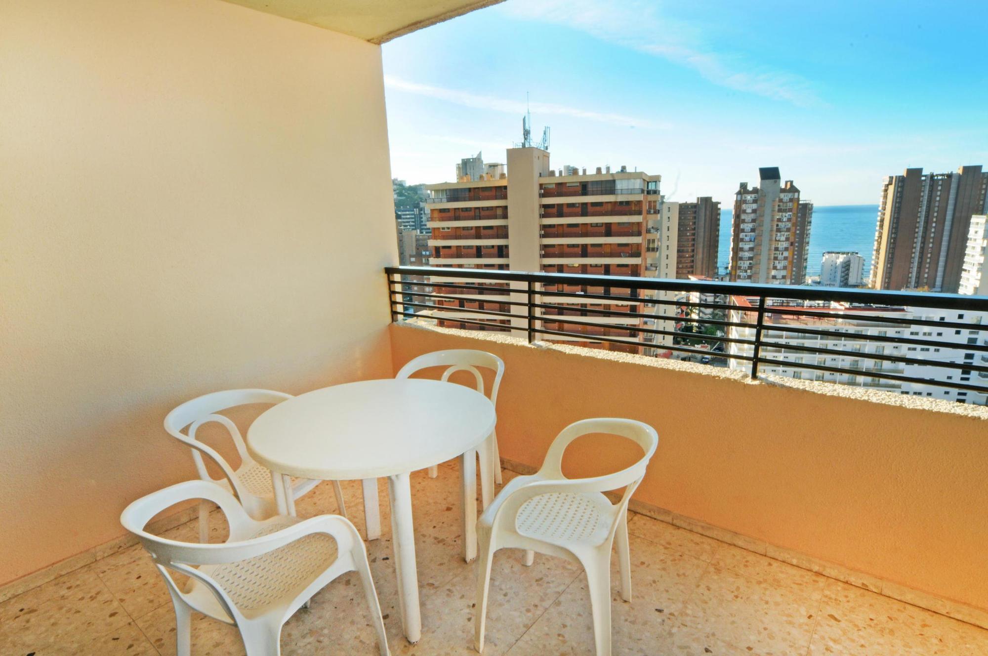 Halley Hotel & Apartments Affiliated By Melia Benidorm Bagian luar foto