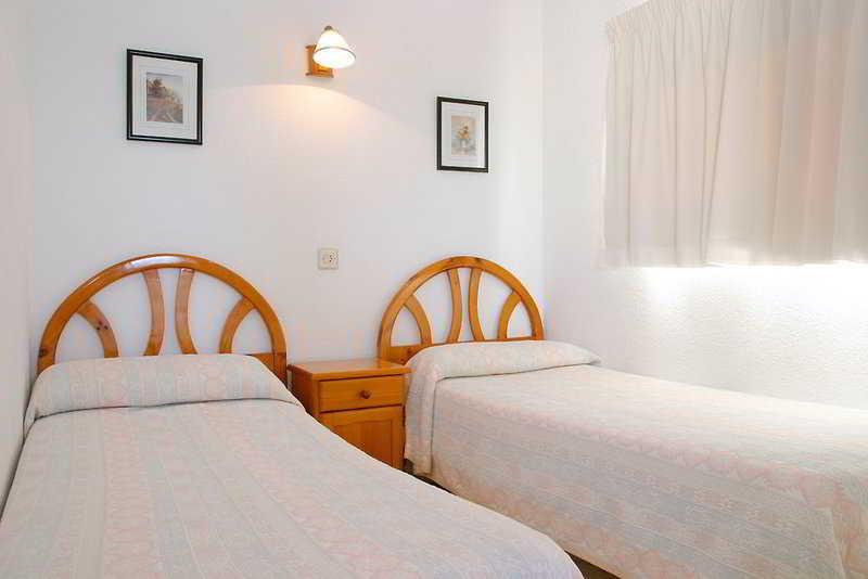 Halley Hotel & Apartments Affiliated By Melia Benidorm Bagian luar foto