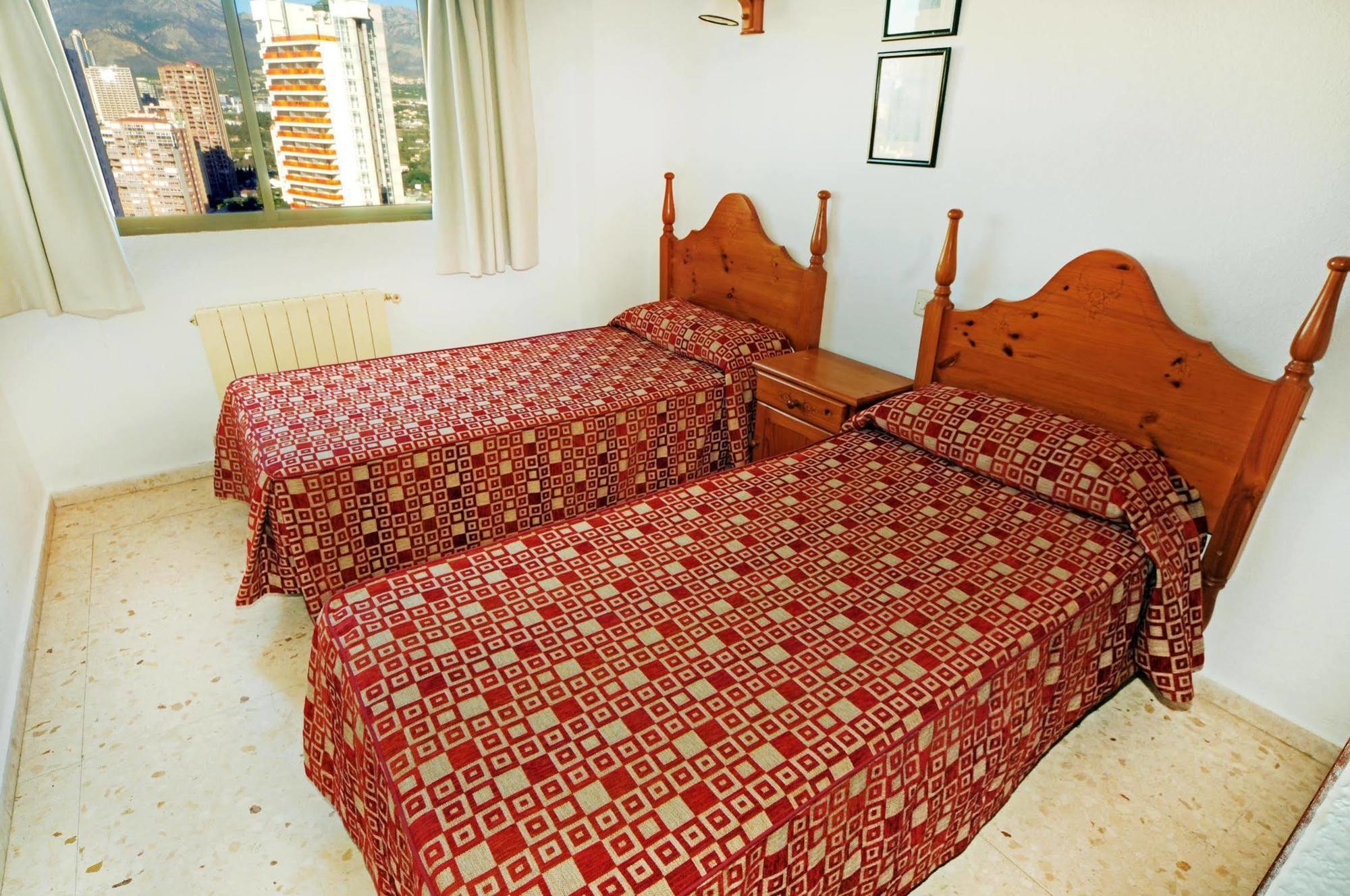 Halley Hotel & Apartments Affiliated By Melia Benidorm Bagian luar foto
