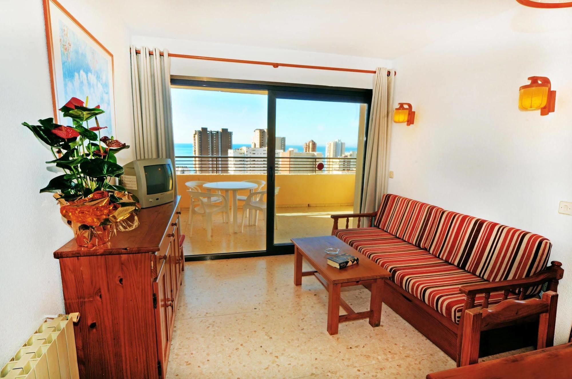 Halley Hotel & Apartments Affiliated By Melia Benidorm Bagian luar foto