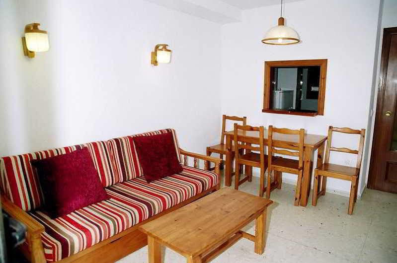 Halley Hotel & Apartments Affiliated By Melia Benidorm Bagian luar foto
